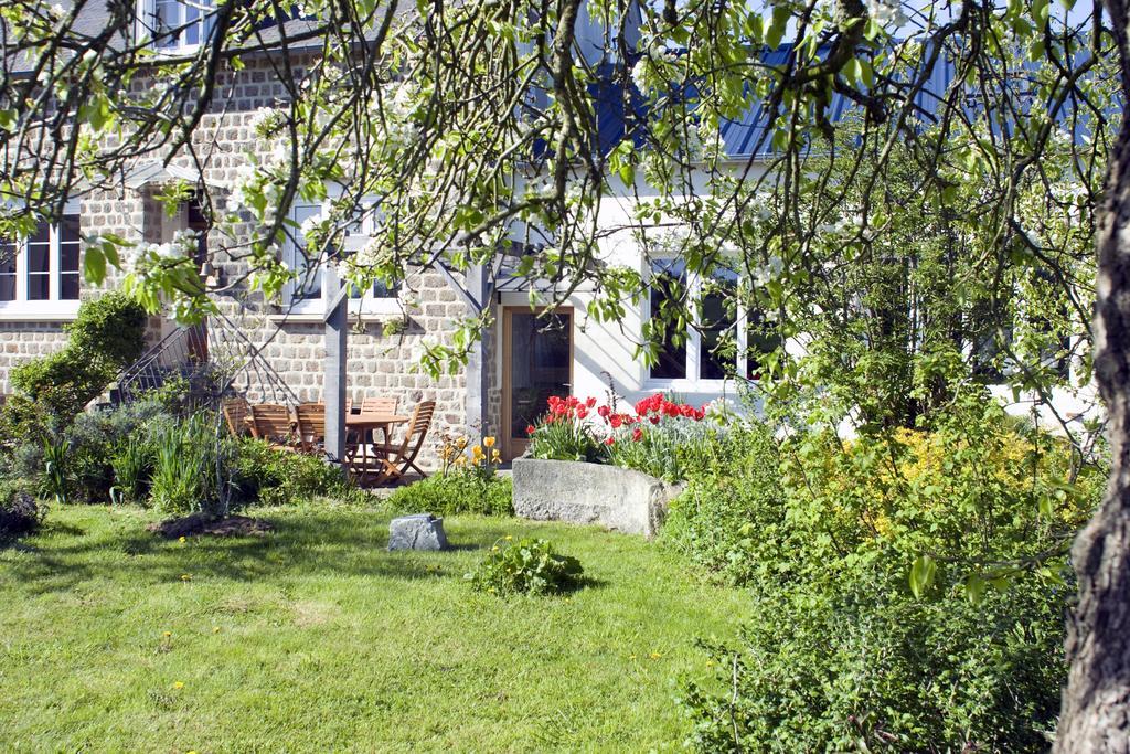 La Nesliere Chambres D'Hotes Bio Saint-Symphorien-des-Monts ภายนอก รูปภาพ