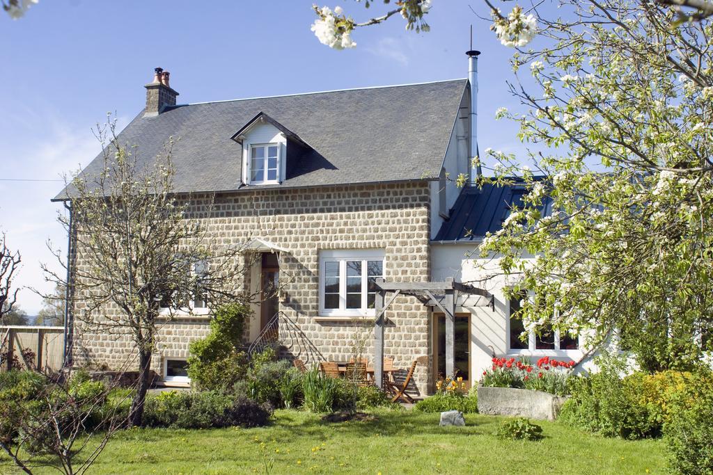 La Nesliere Chambres D'Hotes Bio Saint-Symphorien-des-Monts ภายนอก รูปภาพ